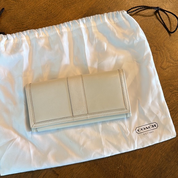 New COACH wallet - Picture 11 of 11